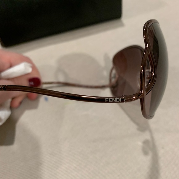 Fendi Sunglasses - Picture 2 of 6